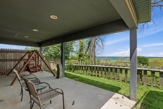 613 N 4th STREET, Manitowoc, WI 54220