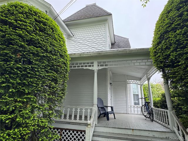454 Main Street, Center Moriches, NY 11934