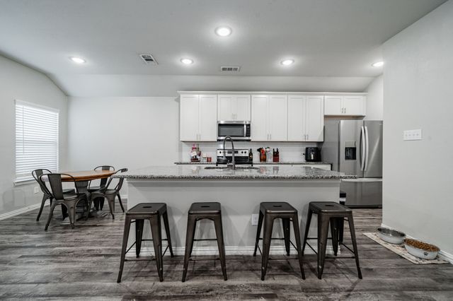 107 Willowbend Loop, Mabank, TX 75147