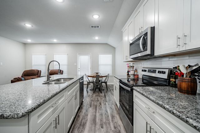 107 Willowbend Loop, Mabank, TX 75147