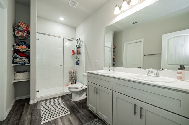 107 Willowbend Loop, Mabank, TX 75147