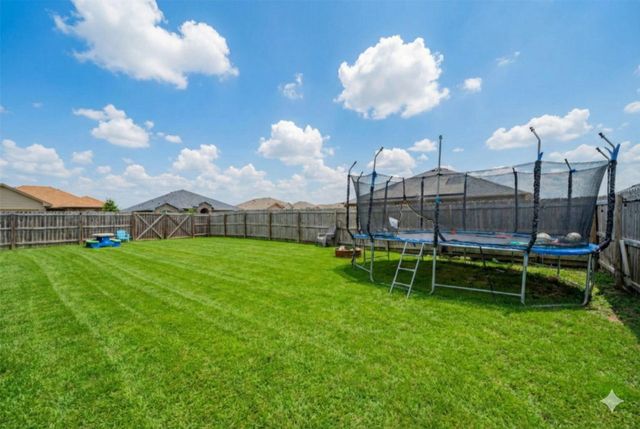 107 Willowbend Loop, Mabank, TX 75147