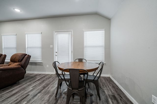 107 Willowbend Loop, Mabank, TX 75147