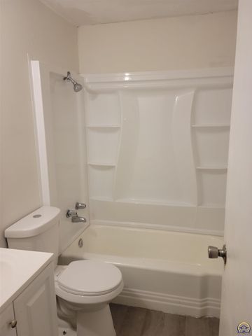 429 SE California AVE 431 SE California Ave, Topeka, KS 66607