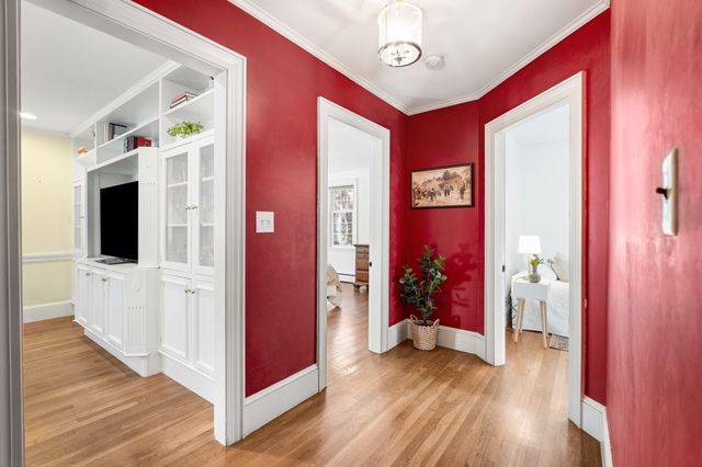 20 Rivercliff Rd, Lowell, MA 01852