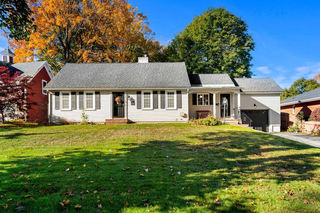 20 Rivercliff Rd, Lowell, MA 01852