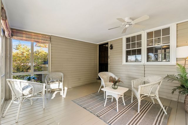 20 Rivercliff Rd, Lowell, MA 01852