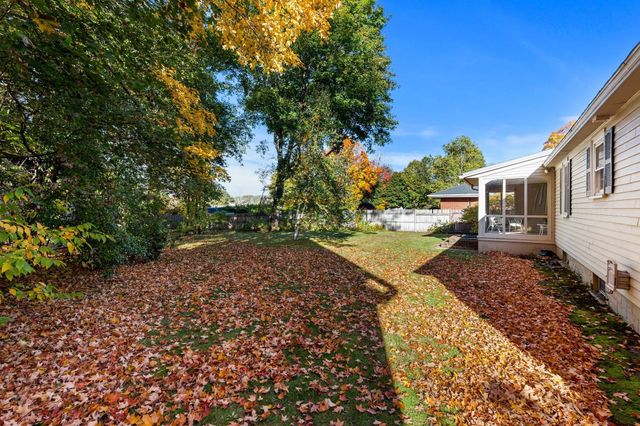 20 Rivercliff Rd, Lowell, MA 01852