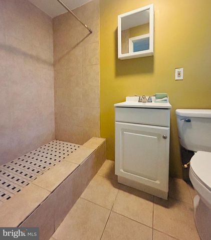 244 HUNTLEY RD, Upper Darby, PA 19082