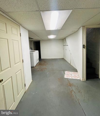 244 HUNTLEY RD, Upper Darby, PA 19082