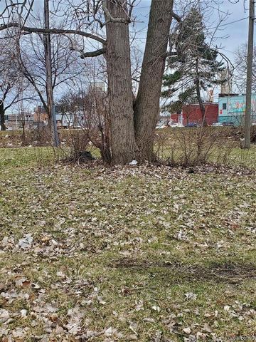 2527 Dubois, Detroit, MI 48207