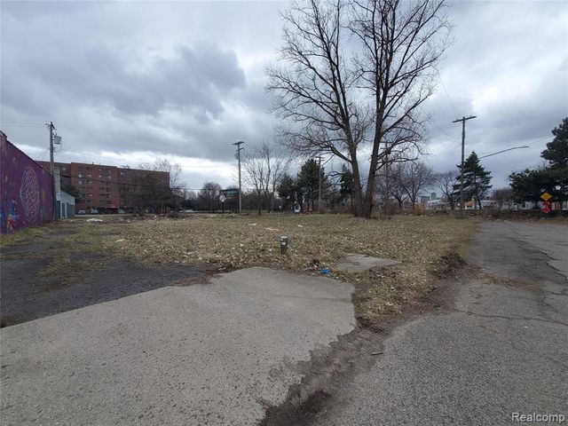 2527 Dubois, Detroit, MI 48207