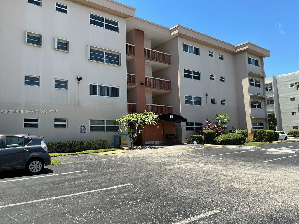 410 SE 2nd Street 307, Hallandale Beach, FL 33009