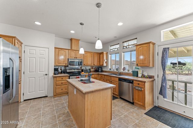 23315 W STAGHORN Lane, Congress, AZ 85332