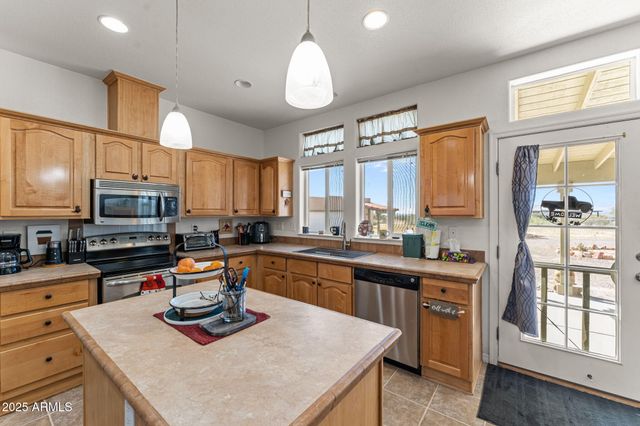 23315 W STAGHORN Lane, Congress, AZ 85332