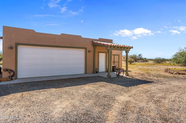 23315 W STAGHORN Lane, Congress, AZ 85332