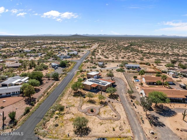 23315 W STAGHORN Lane, Congress, AZ 85332