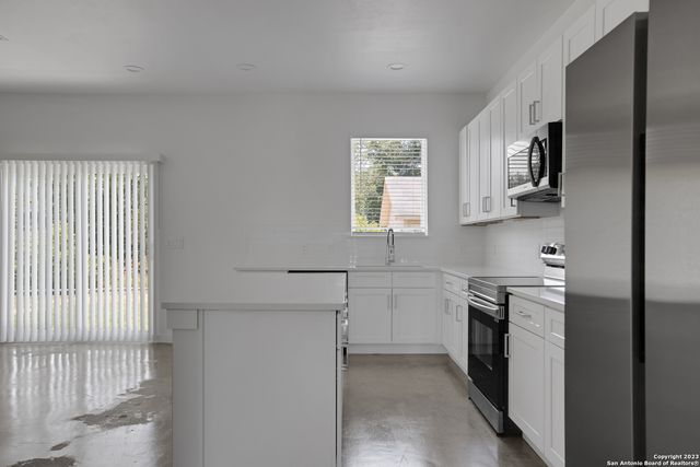 911 Piedmont Ave, San Antonio, TX 78210