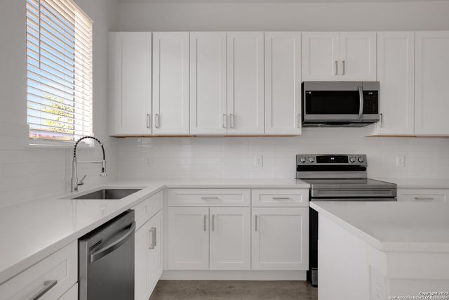 911 Piedmont Ave, San Antonio, TX 78210