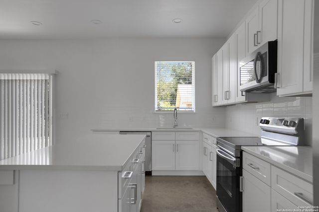 911 Piedmont Ave, San Antonio, TX 78210