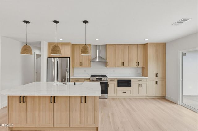 2343 Calle Alucema, Thousand Oaks, CA 91360