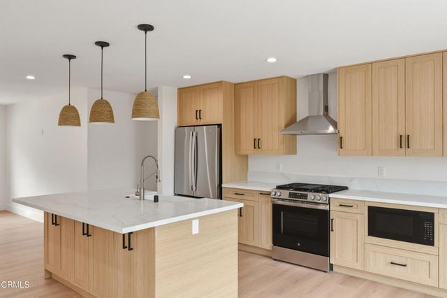 2343 Calle Alucema, Thousand Oaks, CA 91360