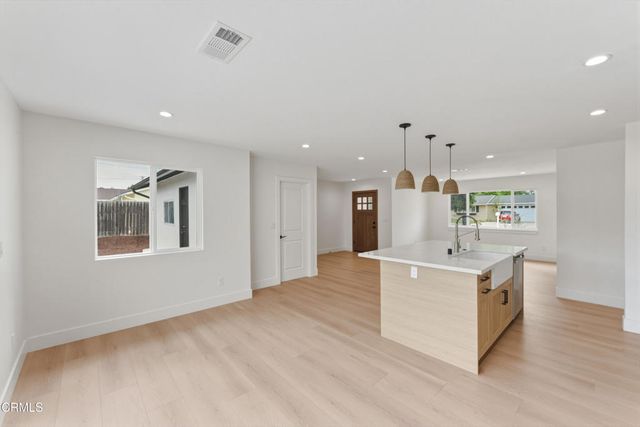 2343 Calle Alucema, Thousand Oaks, CA 91360