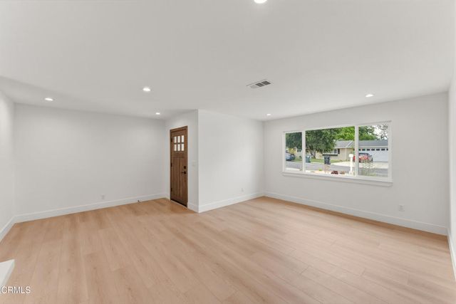 2343 Calle Alucema, Thousand Oaks, CA 91360