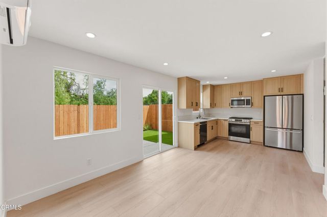 2343 Calle Alucema, Thousand Oaks, CA 91360