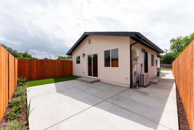 2343 Calle Alucema, Thousand Oaks, CA 91360