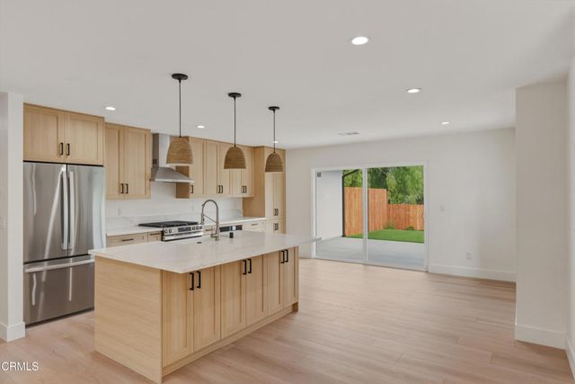 2343 Calle Alucema, Thousand Oaks, CA 91360