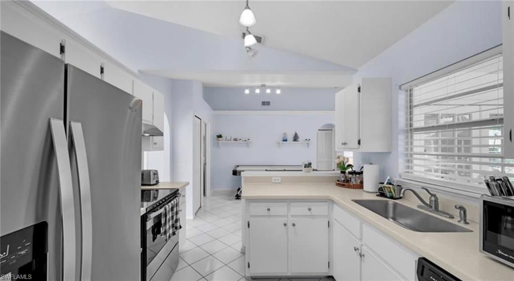 Image 18 of property listing at 3107 SW 15th AVE, Cape Coral, FL 33914