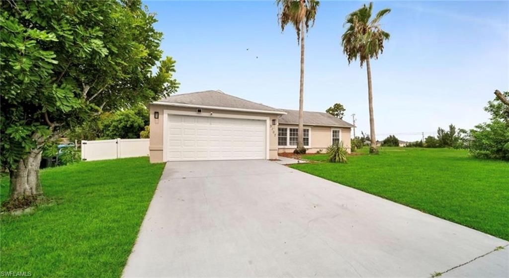 Image 4 of property listing at 3107 SW 15th AVE, Cape Coral, FL 33914
