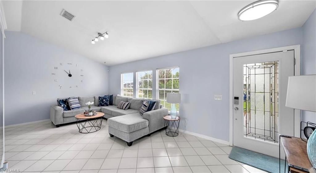 Image 7 of property listing at 3107 SW 15th AVE, Cape Coral, FL 33914