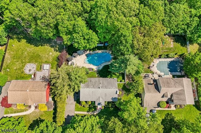 79 W Sheffield St, Oakland Boro, NJ 07436