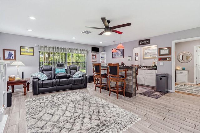 69 PINE STREET, Homosassa, FL 34446