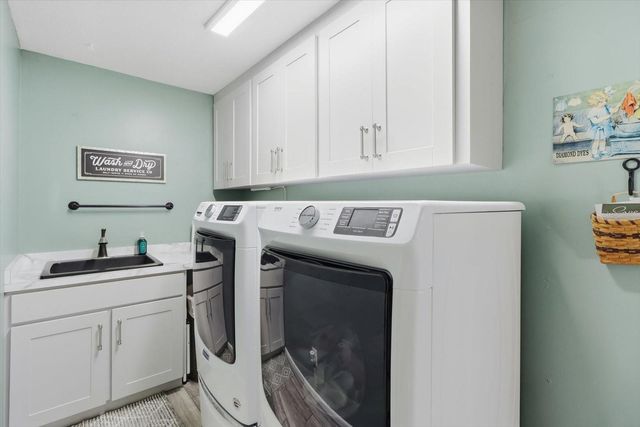 69 PINE STREET, Homosassa, FL 34446