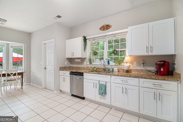 385 EAGLES NEST Circle, Carrollton, GA 30116