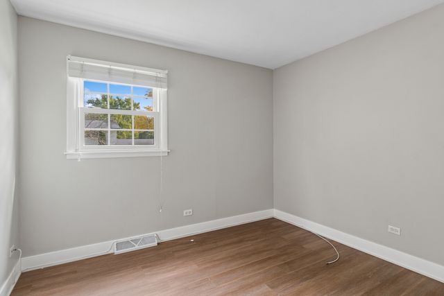 6410 Macarthur Drive, Woodridge, IL 60517