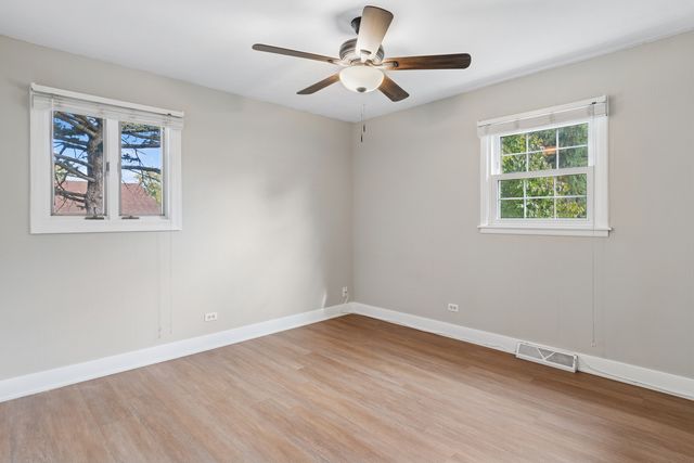 6410 Macarthur Drive, Woodridge, IL 60517