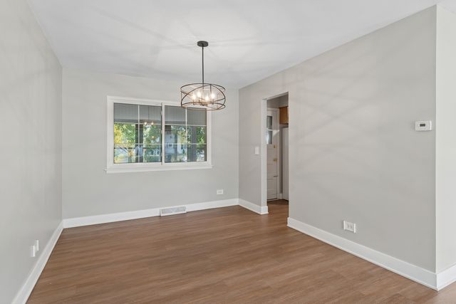 6410 Macarthur Drive, Woodridge, IL 60517