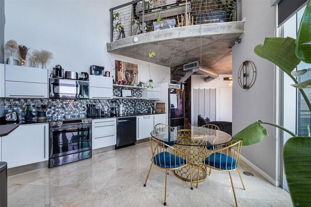 690 SW 1st Ct PHI26, Miami, FL 33130