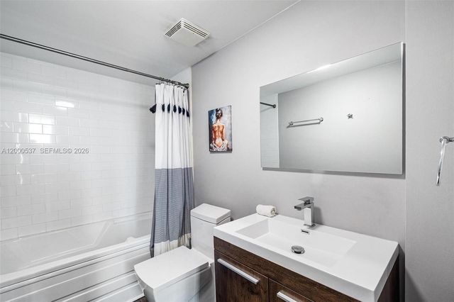 690 SW 1st Ct PHI26, Miami, FL 33130