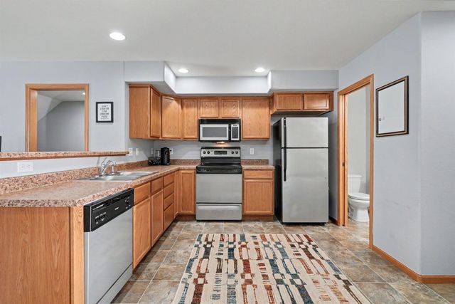 4828 Algonquin Dr Unit 3, Cedar Falls, IA 50613