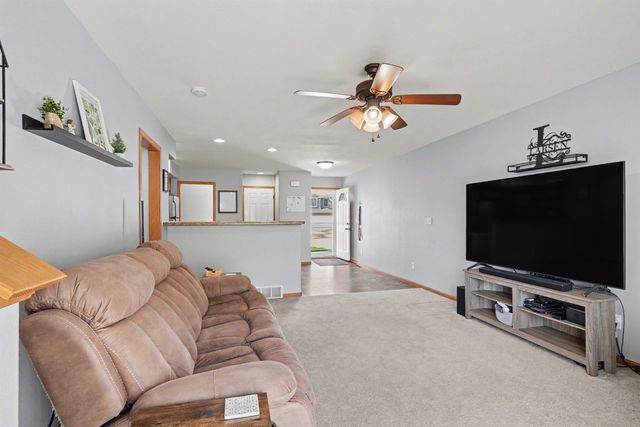 4828 Algonquin Dr Unit 3, Cedar Falls, IA 50613