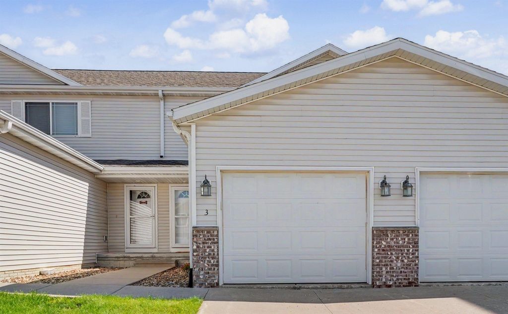 4828 Algonquin Dr Unit 3, Cedar Falls, IA 50613
