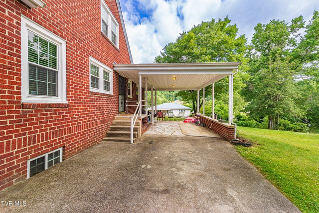 258 Greenwood Drive, Weber City, VA 24290