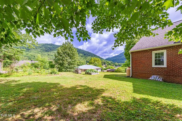 258 Greenwood Drive, Weber City, VA 24290