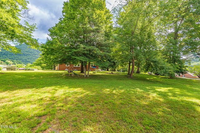 258 Greenwood Drive, Weber City, VA 24290