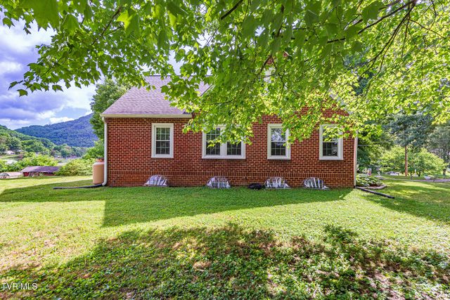 258 Greenwood Drive, Weber City, VA 24290